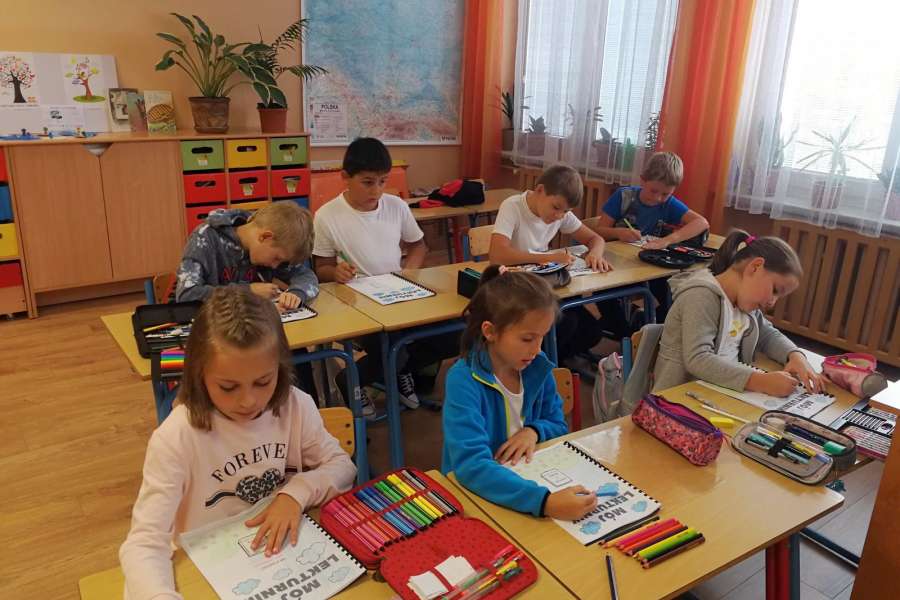 "Czytam z Klasą - Fikuśne lekturki spod chmurki"