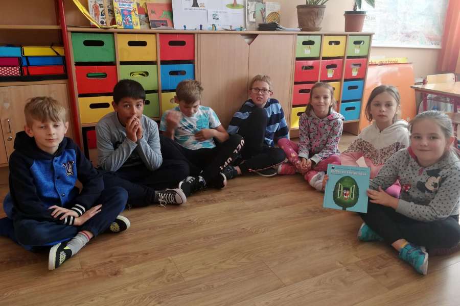 "Czytam z Klasą - Fikuśne lekturki spod chmurki"