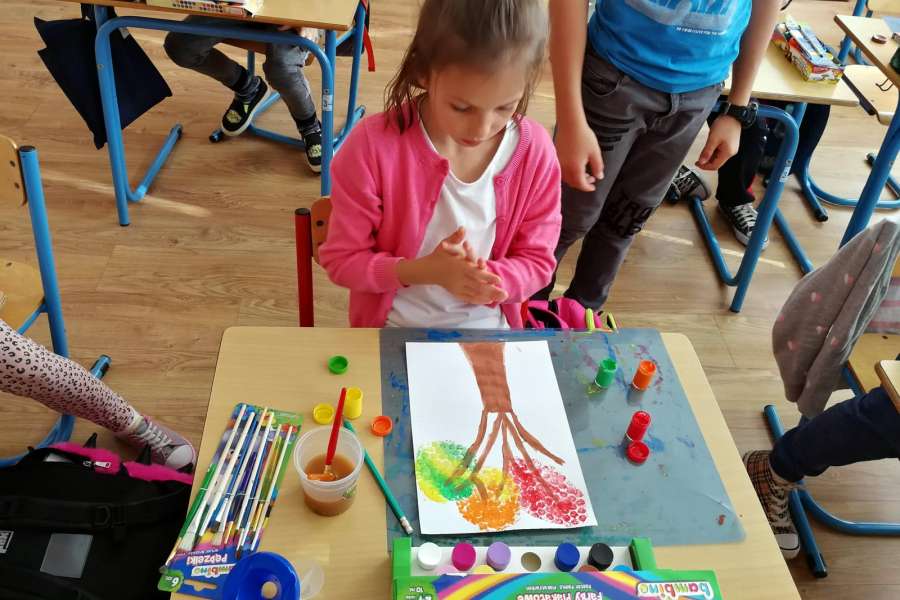 "Czytam z Klasą - Fikuśne lekturki spod chmurki"