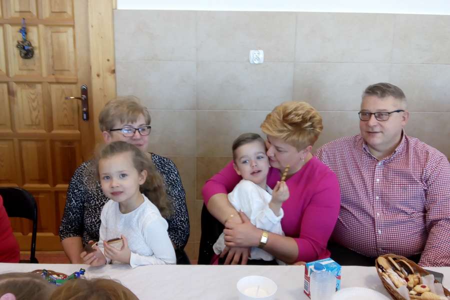 DZIEŃ BABCI I DZIADKA W ODDZIALE PRZEDSZKOLNYM