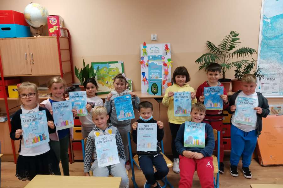 Klasa 1 Międzynarodowy Projekt Czytam z Klasą - lekturki spod chmurki