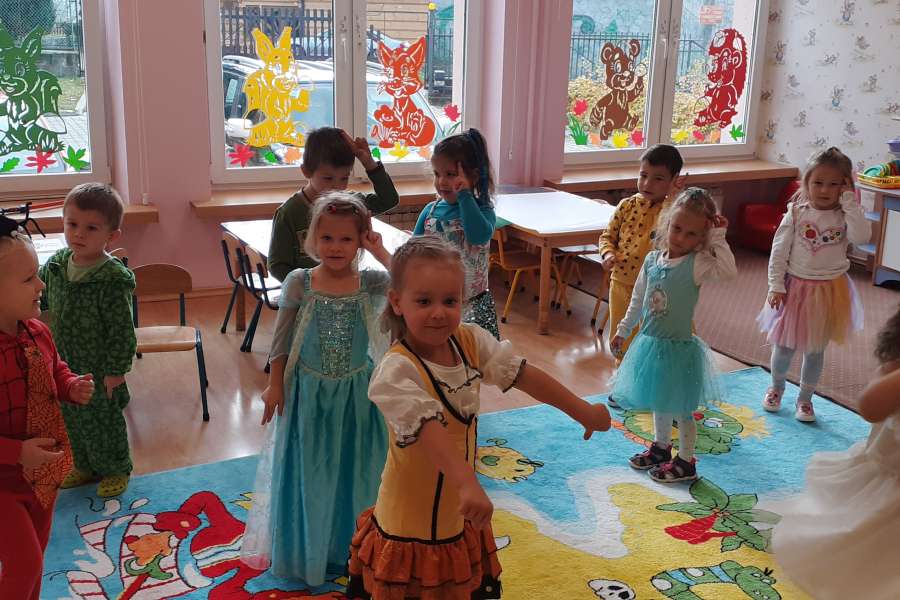 DZIEŃ POSTACI Z BAJEK