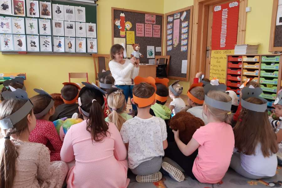 Dzień Pluszowego Misia u Smerfów.