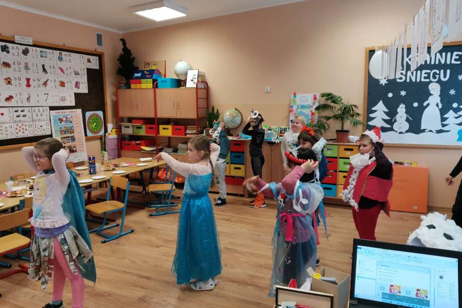 IImoduł - Czytam z Klasą. Lekturki spod chmurki-klasa1