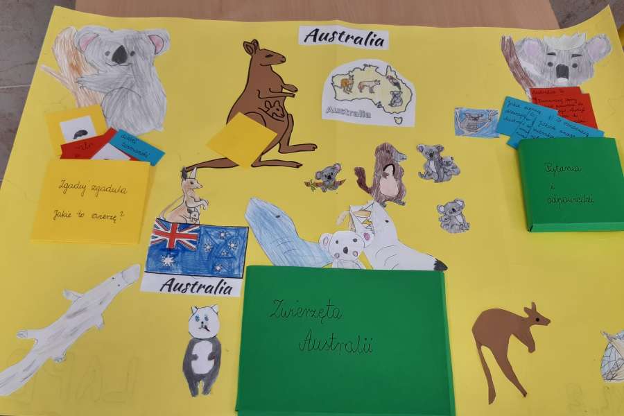 AUSTRALIA-LAPBOOK-2