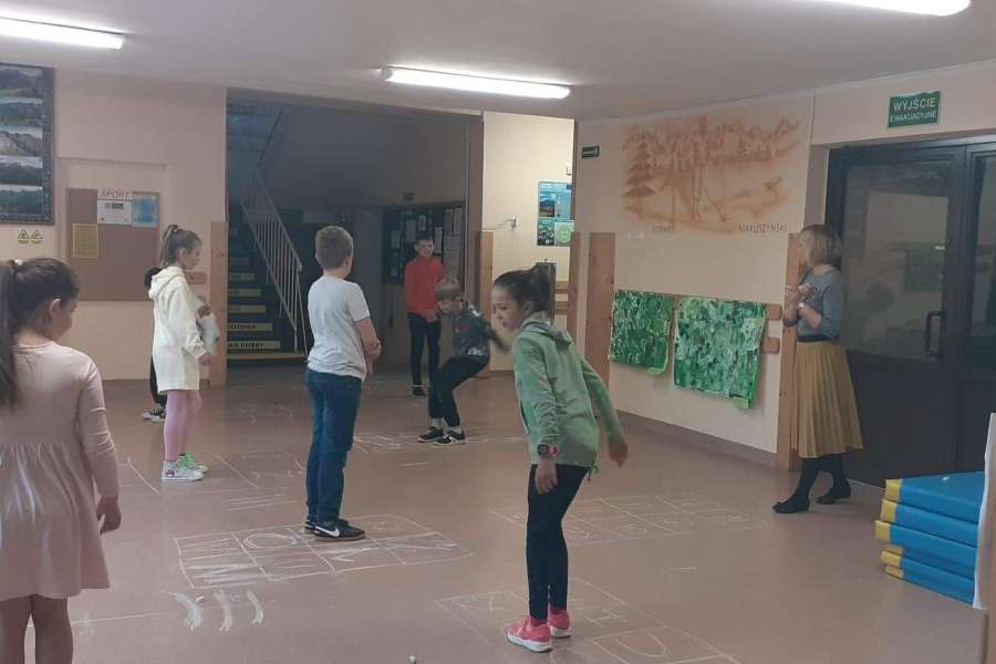 Pierwsze lekcje języka polskiego po powrocie do szkoły