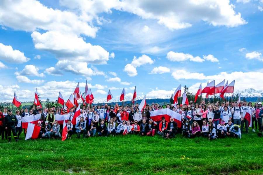 V RAJD SZLAKAMI ODDZIAŁU PARTYZANCKIEGO