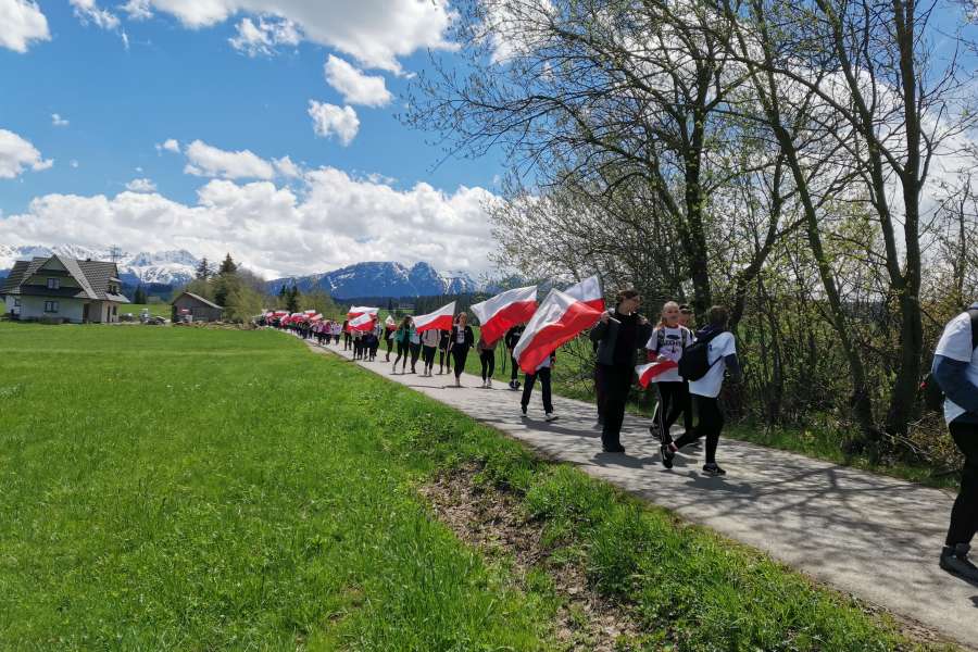 V RAJD SZLAKAMI ODDZIAŁU PARTYZANCKIEGO