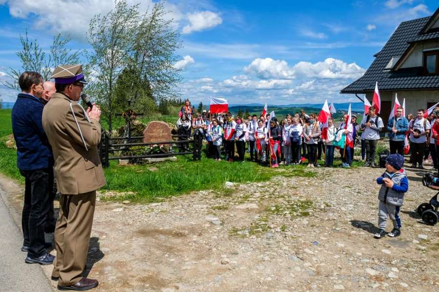 V RAJD SZLAKAMI ODDZIAŁU PARTYZANCKIEGO