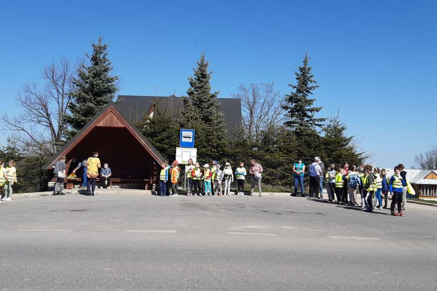 UDZIAŁ UCZNIÓW KLAS 1-3 W AKCJI „ŚMIECI TO TEMAT PODNIOSŁY”