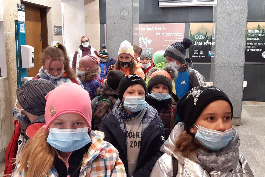WYCIECZKA UCZNIÓW KLASY 2 NA KASPROWY WIERCH