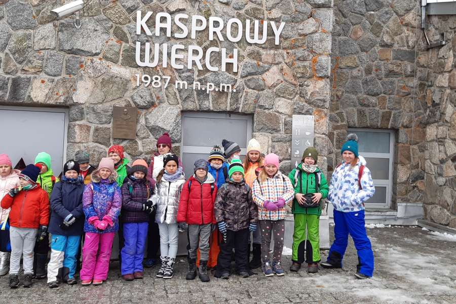 WYCIECZKA UCZNIÓW KLASY 2 NA KASPROWY WIERCH
