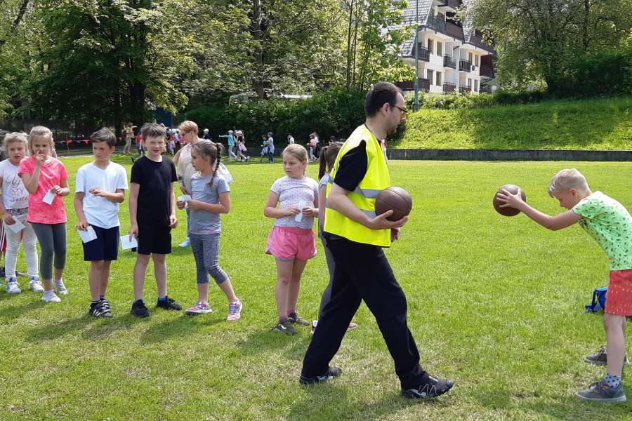 TURNIEJ ZABAW SPORTOWYCH DLA UCZNIÓW KLAS 1-3
