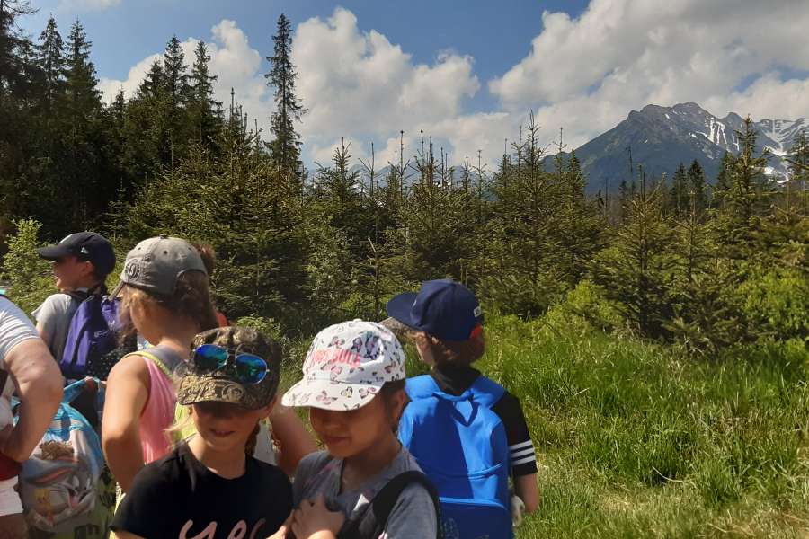 WYCIECZKA KLASY 2 NA RUSINOWĄ POLANĘ I WIKTORÓWKI