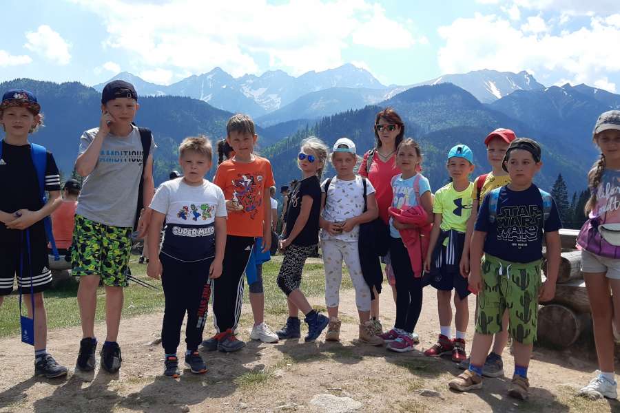 WYCIECZKA KLASY 2 NA RUSINOWĄ POLANĘ I WIKTORÓWKI