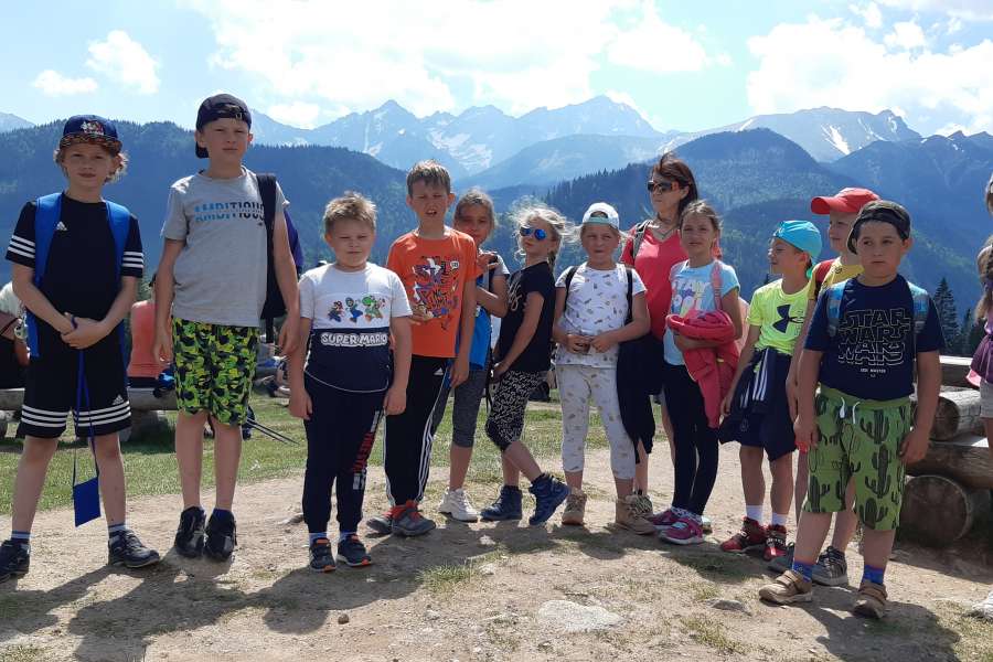 WYCIECZKA KLASY 2 NA RUSINOWĄ POLANĘ I WIKTORÓWKI