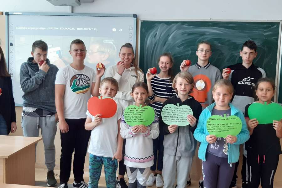 28 WRZEŚNIA ŚWIATOWY DZIEŃ JABŁKA