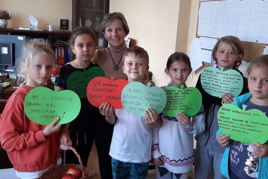 28 WRZEŚNIA ŚWIATOWY DZIEŃ JABŁKA