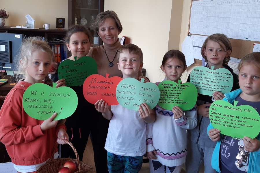 28 WRZEŚNIA ŚWIATOWY DZIEŃ JABŁKA