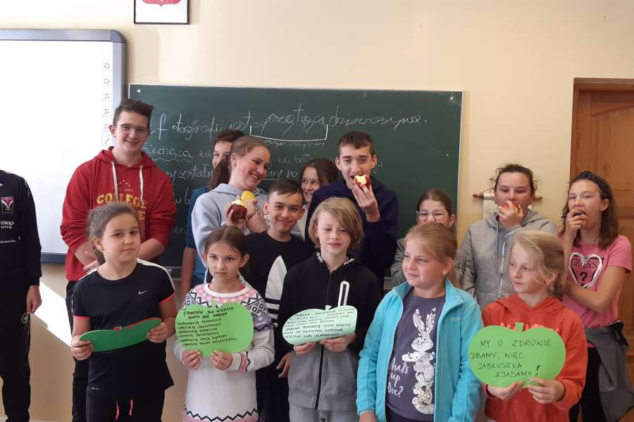 28 WRZEŚNIA ŚWIATOWY DZIEŃ JABŁKA