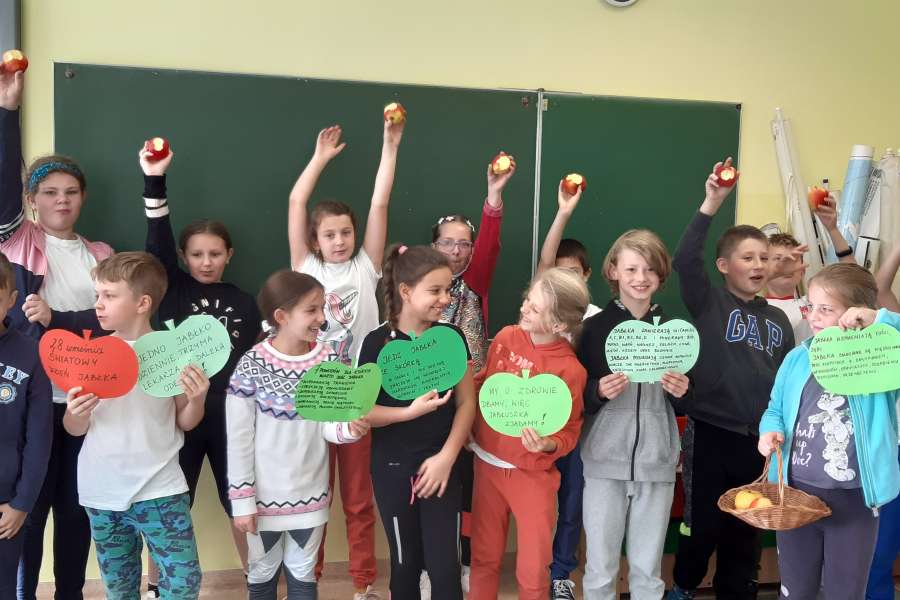 28 WRZEŚNIA ŚWIATOWY DZIEŃ JABŁKA