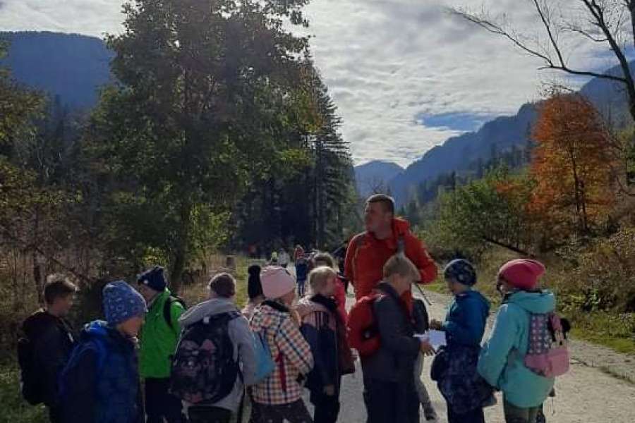 JESIENNA WYCIECZKA DO DOLINY KOŚCIELISKIEJ UCZNIÓW KLASY 2 i 3