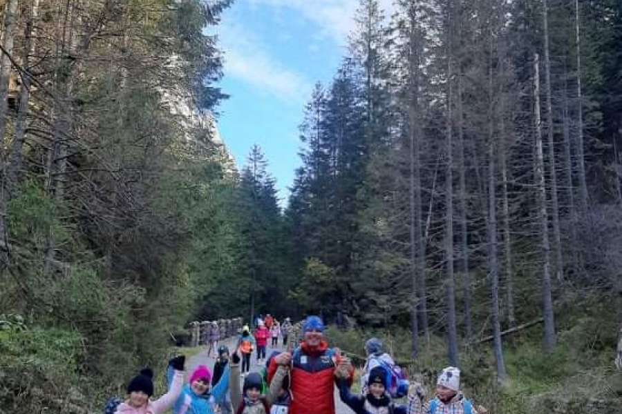 JESIENNA WYCIECZKA DO DOLINY KOŚCIELISKIEJ UCZNIÓW KLASY 2 i 3