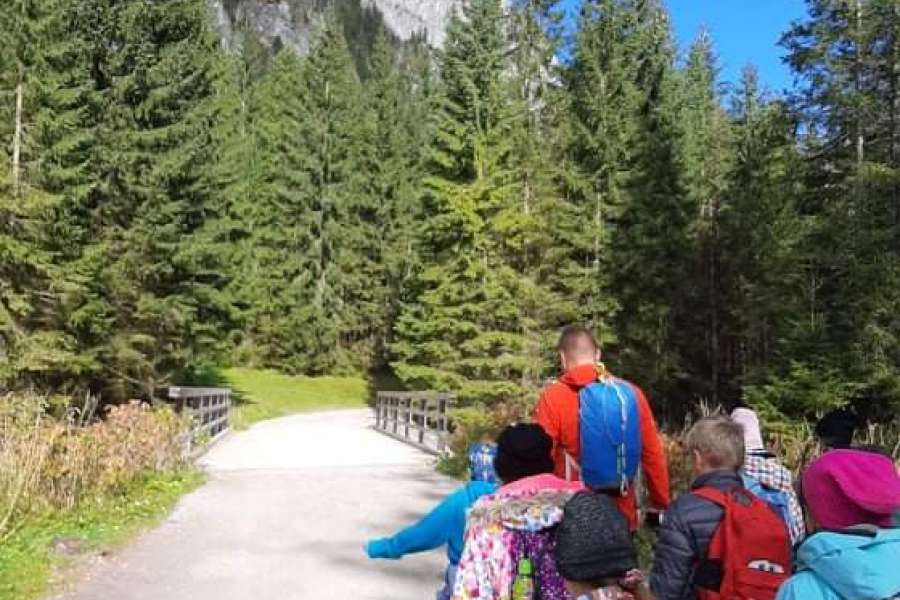 JESIENNA WYCIECZKA DO DOLINY KOŚCIELISKIEJ UCZNIÓW KLASY 2 i 3