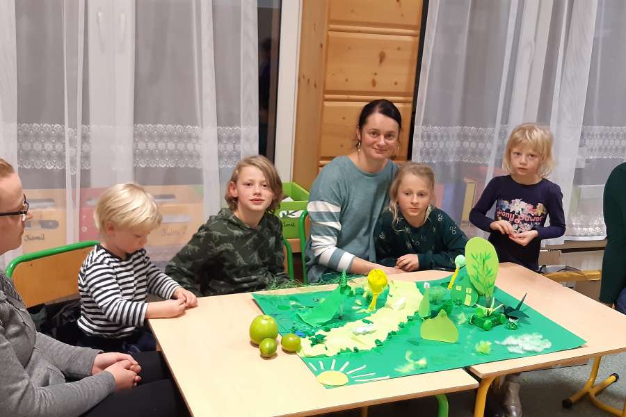 ZAJĘCIA „OWOCE ZDROWE I KOLOROWE” W KLASIE 3