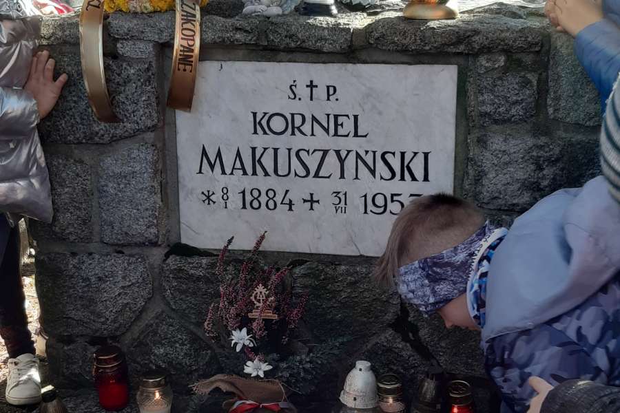 WYCIECZKA NA CMENTARZ KLAS 1 i 3