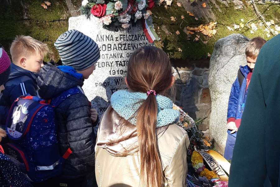 WYCIECZKA NA CMENTARZ KLAS 1 i 3