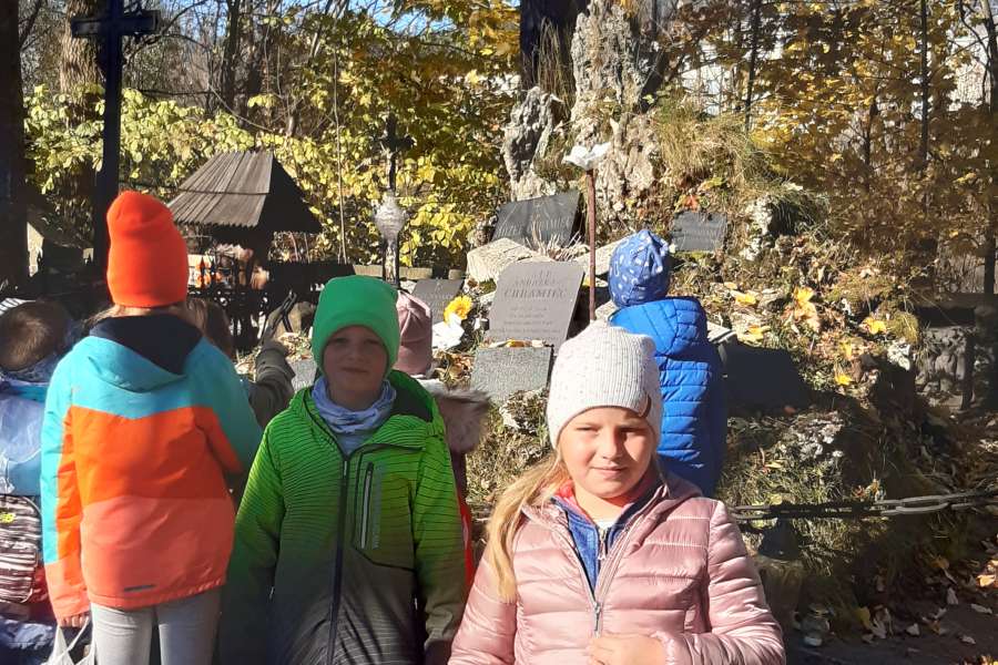 WYCIECZKA NA CMENTARZ KLAS 1 i 3