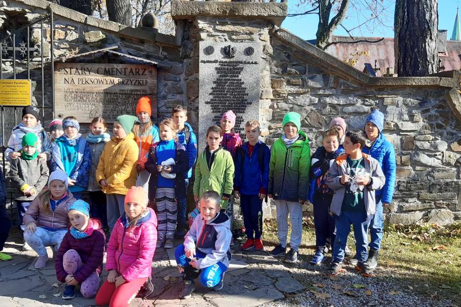 WYCIECZKA NA CMENTARZ KLAS 1 i 3