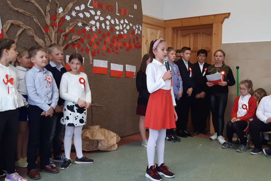 AKADEMIA Z OKAZJI 11 LISTOPADA NARODOWEGO ŚWIĘTA NIEPODLEGŁOŚCI