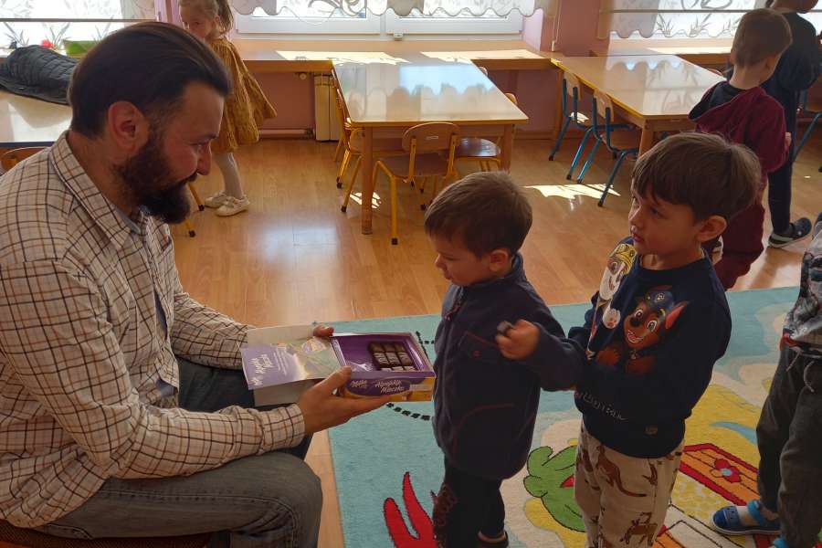 Czytanie_bajki_w_ramach_projektu_ Maly_miś-3-22