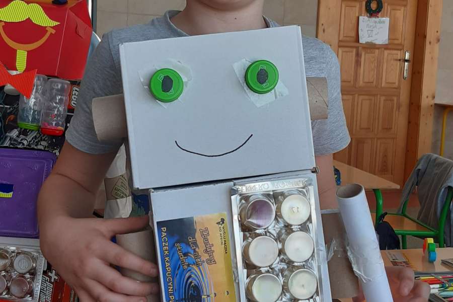 SZALONY ROBOT PRACE PLASTYCZNO –TECHNCZNE UCZNIÓW KLASY 3