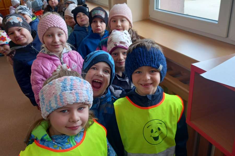 WYJAZD DO KINA " SOKÓŁ" NA SPEKTAKL TEATRALNY PT. 'BAŚŃ O KRÓLOWEJ ŚNIEGU".