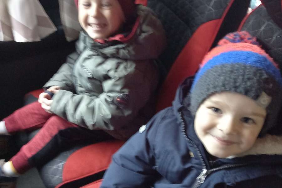 WYJAZD DO KINA " SOKÓŁ" NA SPEKTAKL TEATRALNY PT. 'BAŚŃ O KRÓLOWEJ ŚNIEGU".