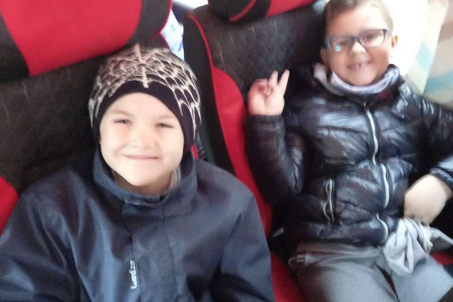 WYJAZD DO KINA " SOKÓŁ" NA SPEKTAKL TEATRALNY PT. 'BAŚŃ O KRÓLOWEJ ŚNIEGU".