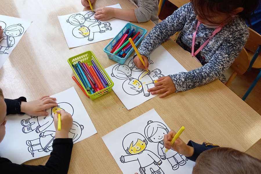 DZIEN_PRZEDSZKOLAKAPP22