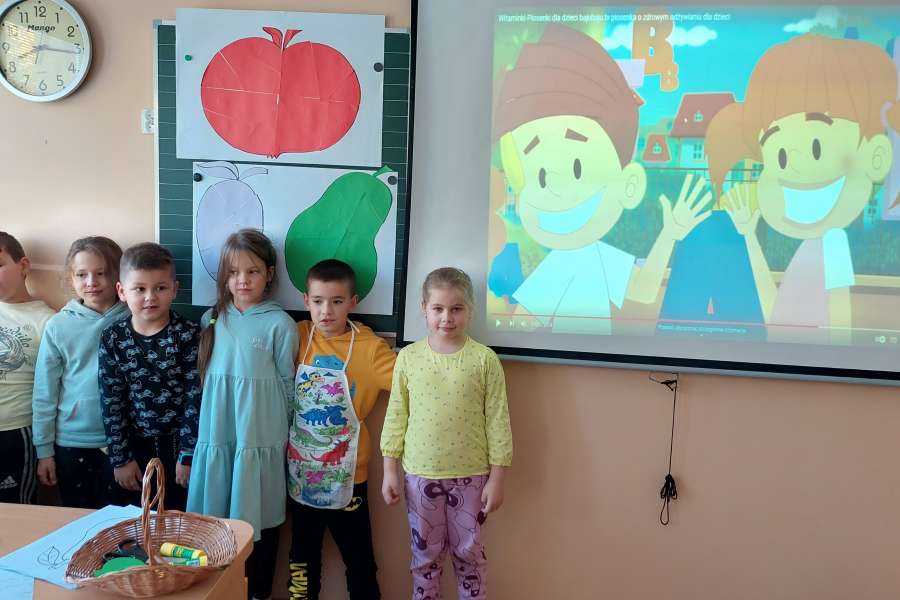OWOCE ZDROWE I KOLOROWE- ZAJĘCIA W KLASIE 1