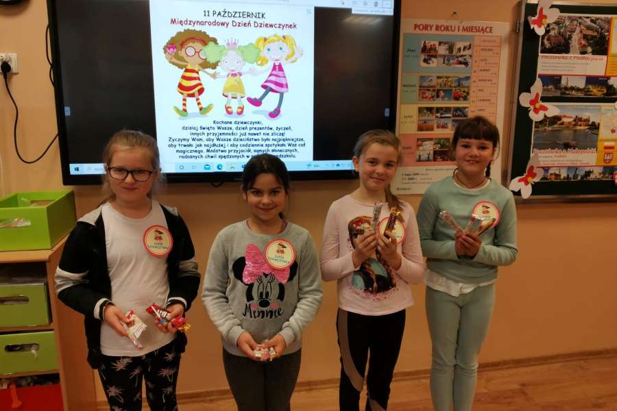 MIĘDZYNARODOWY  DZIEŃ DZIEWCZYNEK W KLASACH 1-3