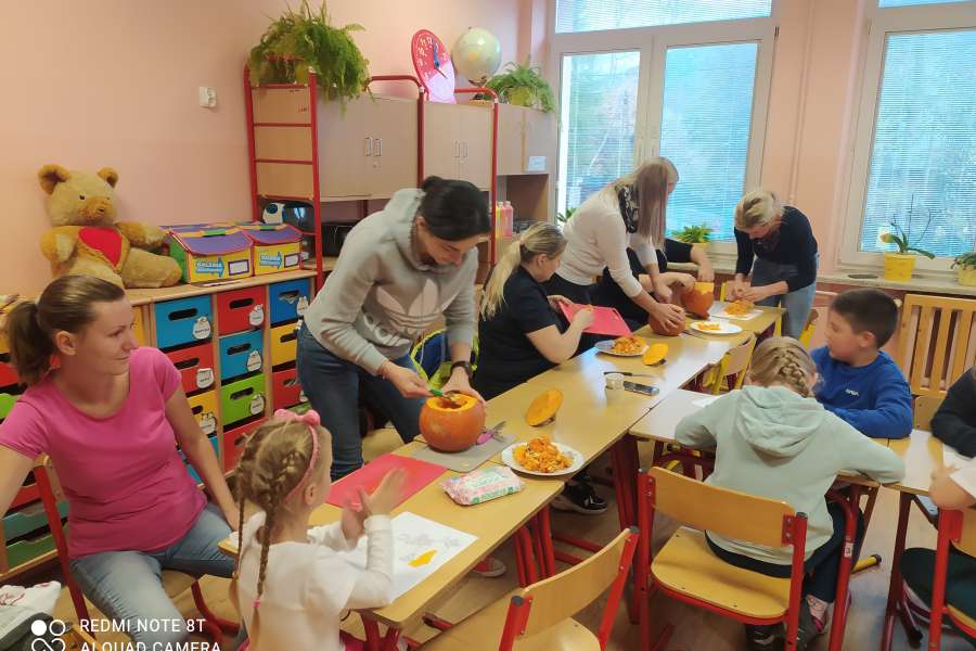 25 PAŹDZIERNIKA TO BYŁ BARDZO DYNIOWY  DZIEŃ W NASZEJ KLASIE!