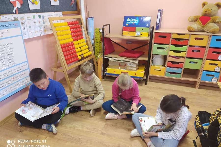 CAŁA POLSKA CZYTA DZIECIOM2223