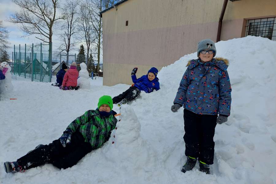 ŚWIATOWY DZIEŃ BAŁWANA W KLASACH 1-323