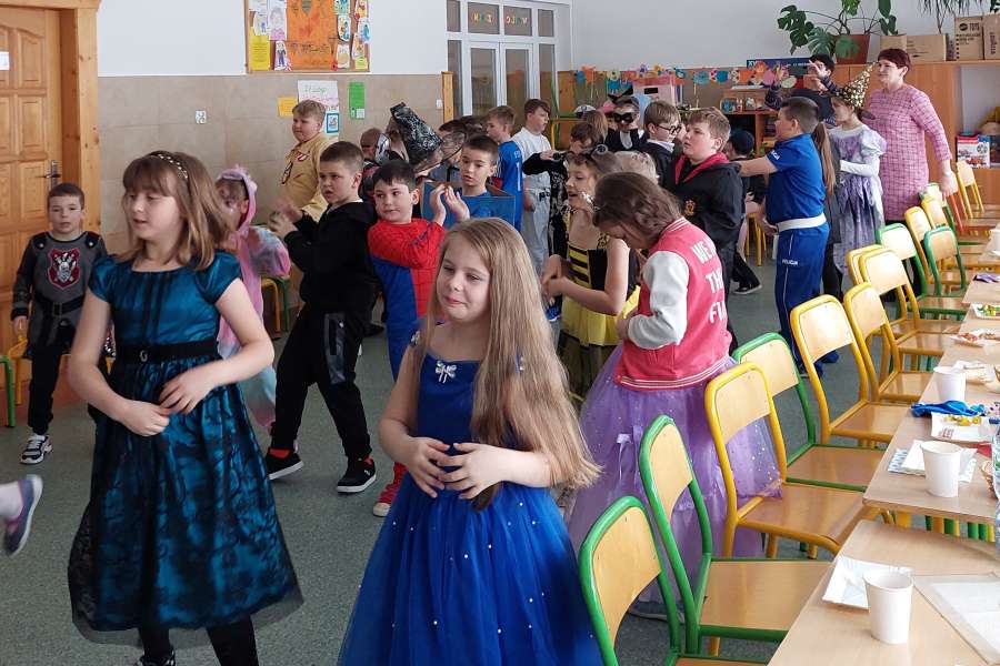 Bal Karnawałowy w klasach I-III