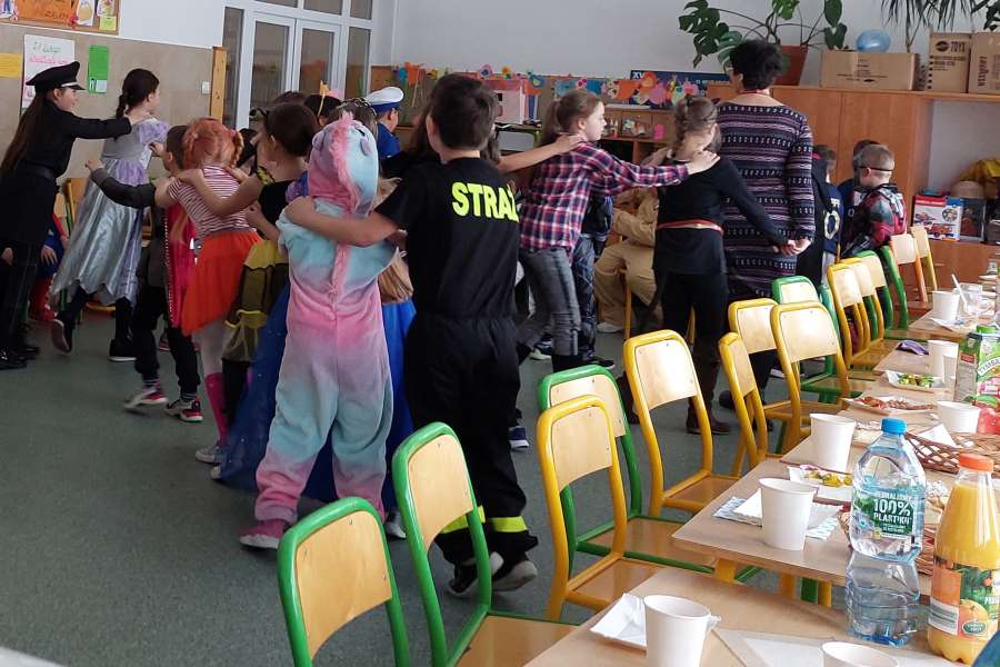 Bal Karnawałowy w klasach I-III