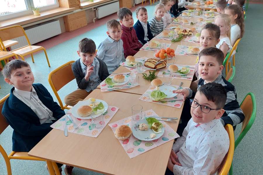 Śniadanie Wielkanocne uczniów klas I -III23