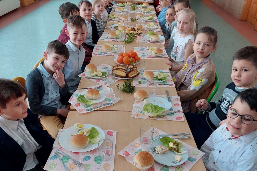 Śniadanie Wielkanocne uczniów klas I -III23
