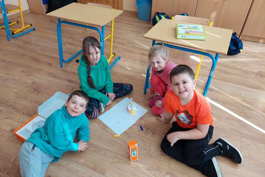 2223-ZAJĘCIA ROZWIJAJĄCE KREATYWNOŚC W KLASIE 1 i 2  Lab przyszłości